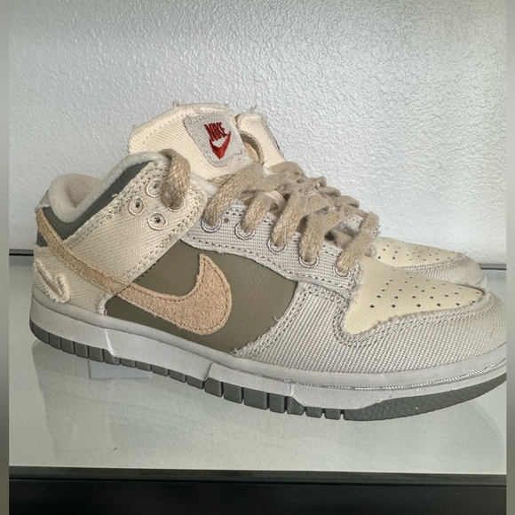 Women’s Nike Dunk Low - Picture 3 of 8